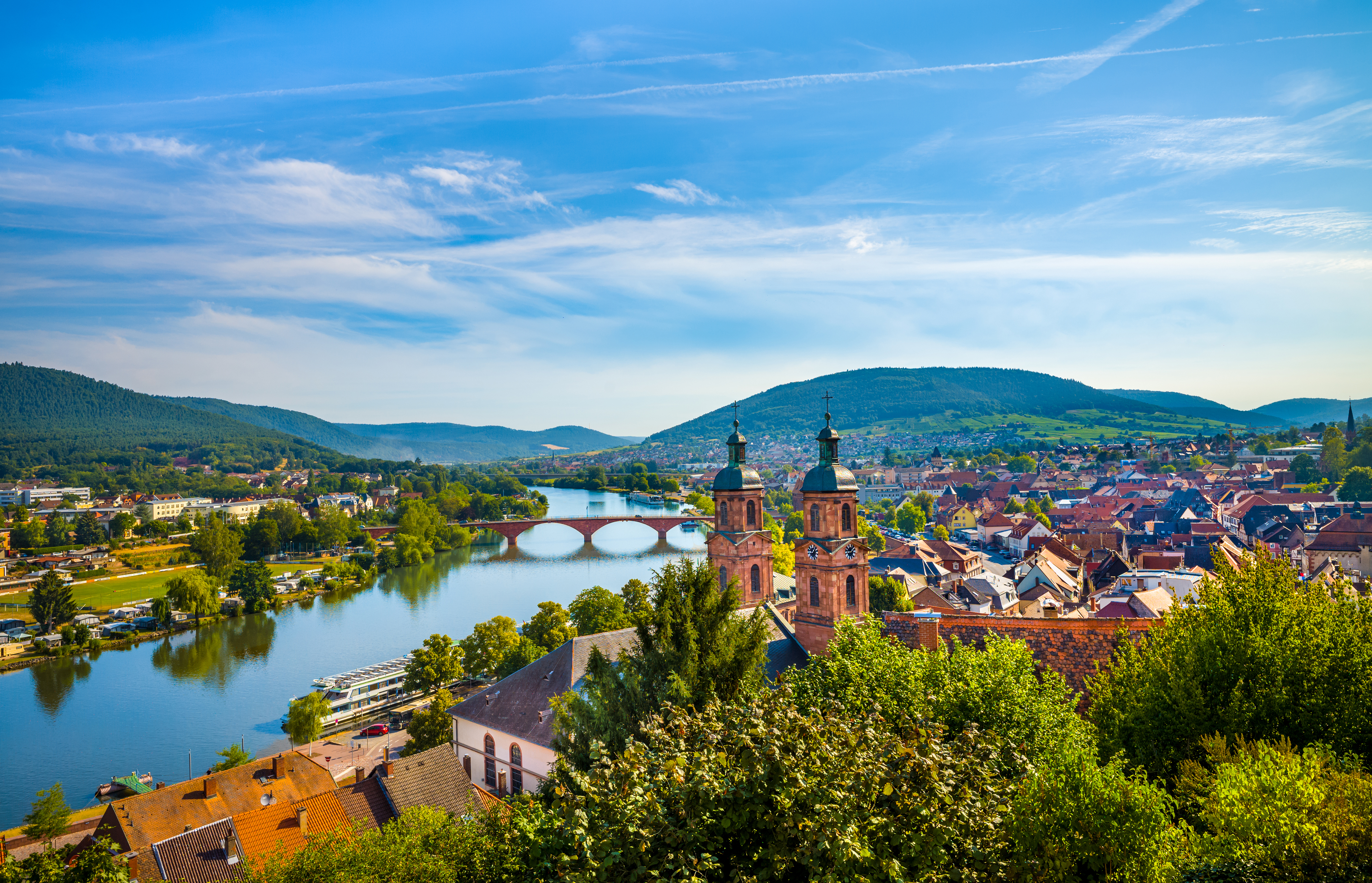 Main River Cruises